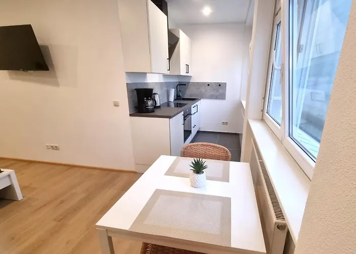 - Im Zentrum, Kueche, Parkplatz, Ruhig Gelegen *