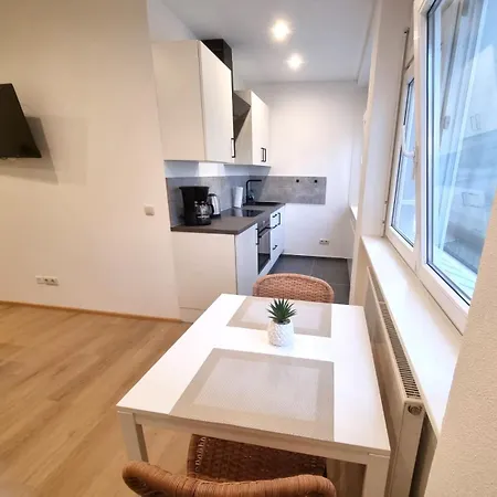 - Im Zentrum, Kueche, Parkplatz, Ruhig Gelegen *